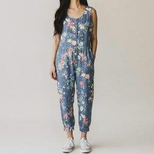 Vintage Cottagecore Jumper Size Medium Blue Floral Prairie Pockets Made in USA